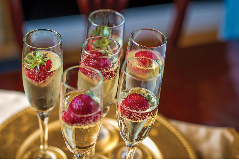 How to Serve Champagne & Sparkling Wine